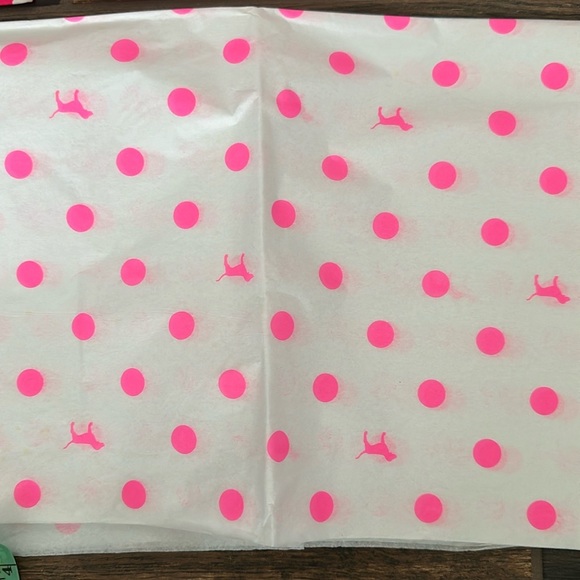 PINK Victoria's Secret Shopping Bags with Wrapping Papers - Picture 4 of 5